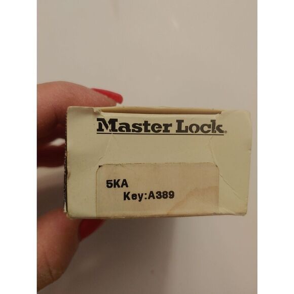 Master Lock 5KA LAMINATED PADLOCK 2" Wide Laminated Steel Pin Tumbler Padlock - Picture 3 of 5